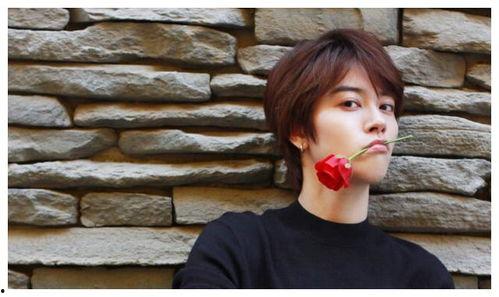 邢恩的生活照,揭秘明星私下的真实日常